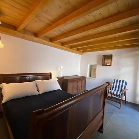 Bric A Brac Eclectic 우기아노 라 치에사