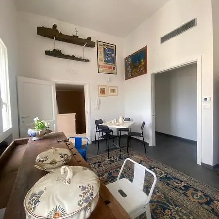 Bric A Brac Eclectic 3*