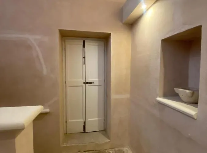 Bric A Brac Eclectic 3*